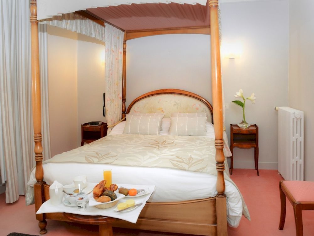Logis Hotel Et Restaurant Du Dauphin ซี ภายนอก รูปภาพ