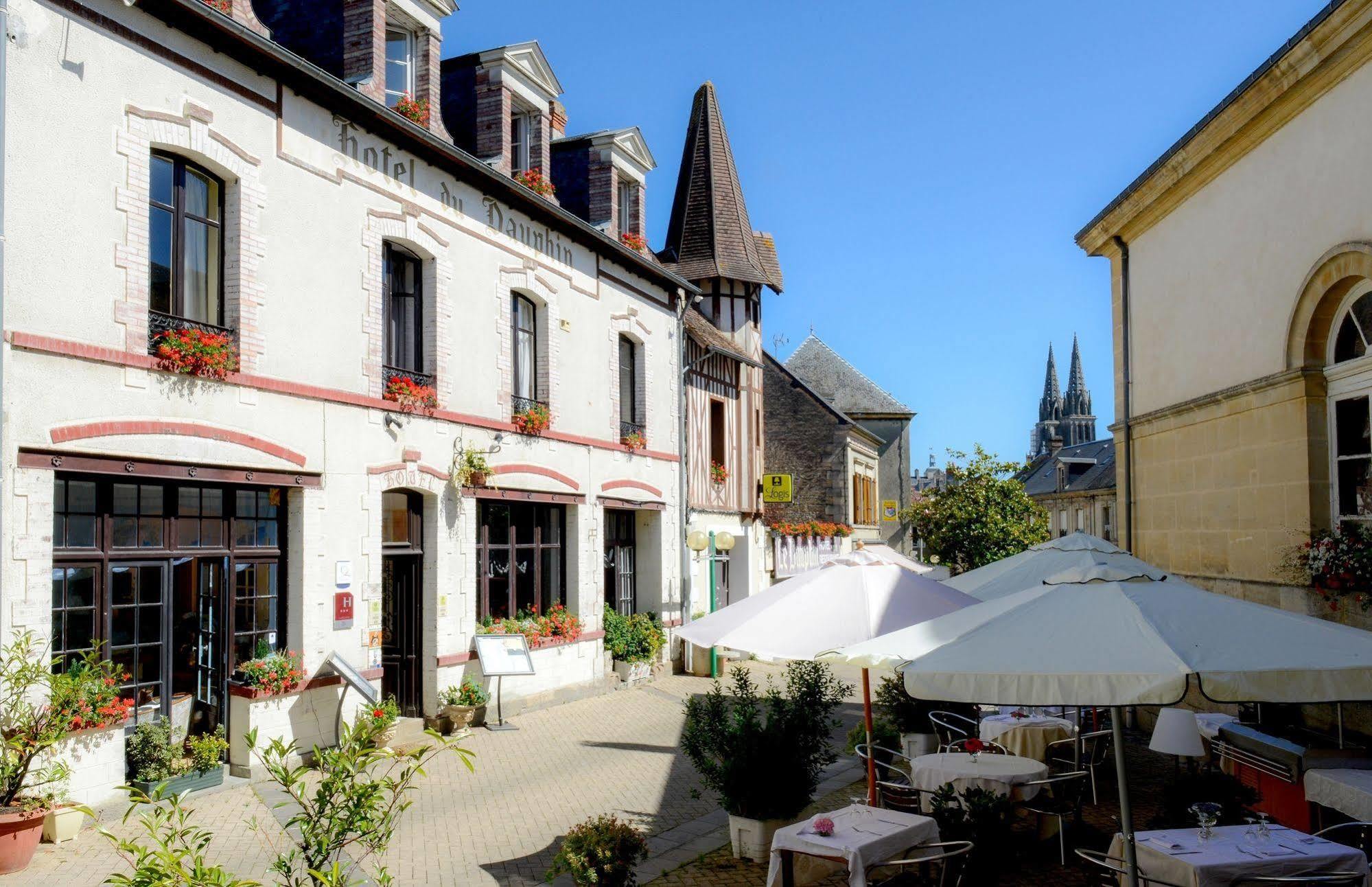 Logis Hotel Et Restaurant Du Dauphin ซี ภายนอก รูปภาพ