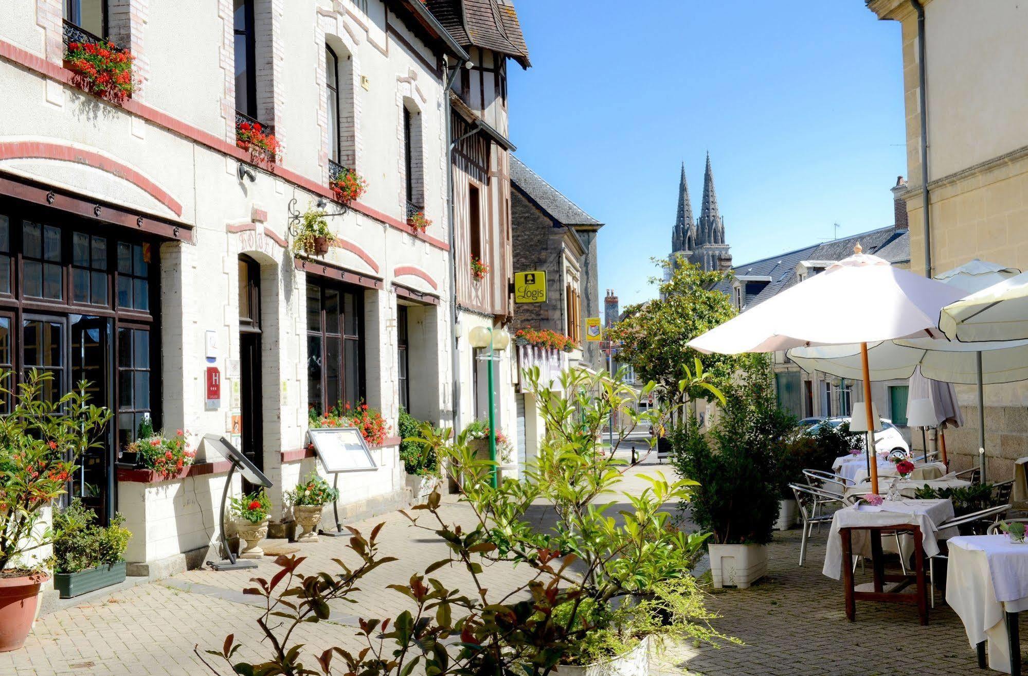Logis Hotel Et Restaurant Du Dauphin ซี ภายนอก รูปภาพ